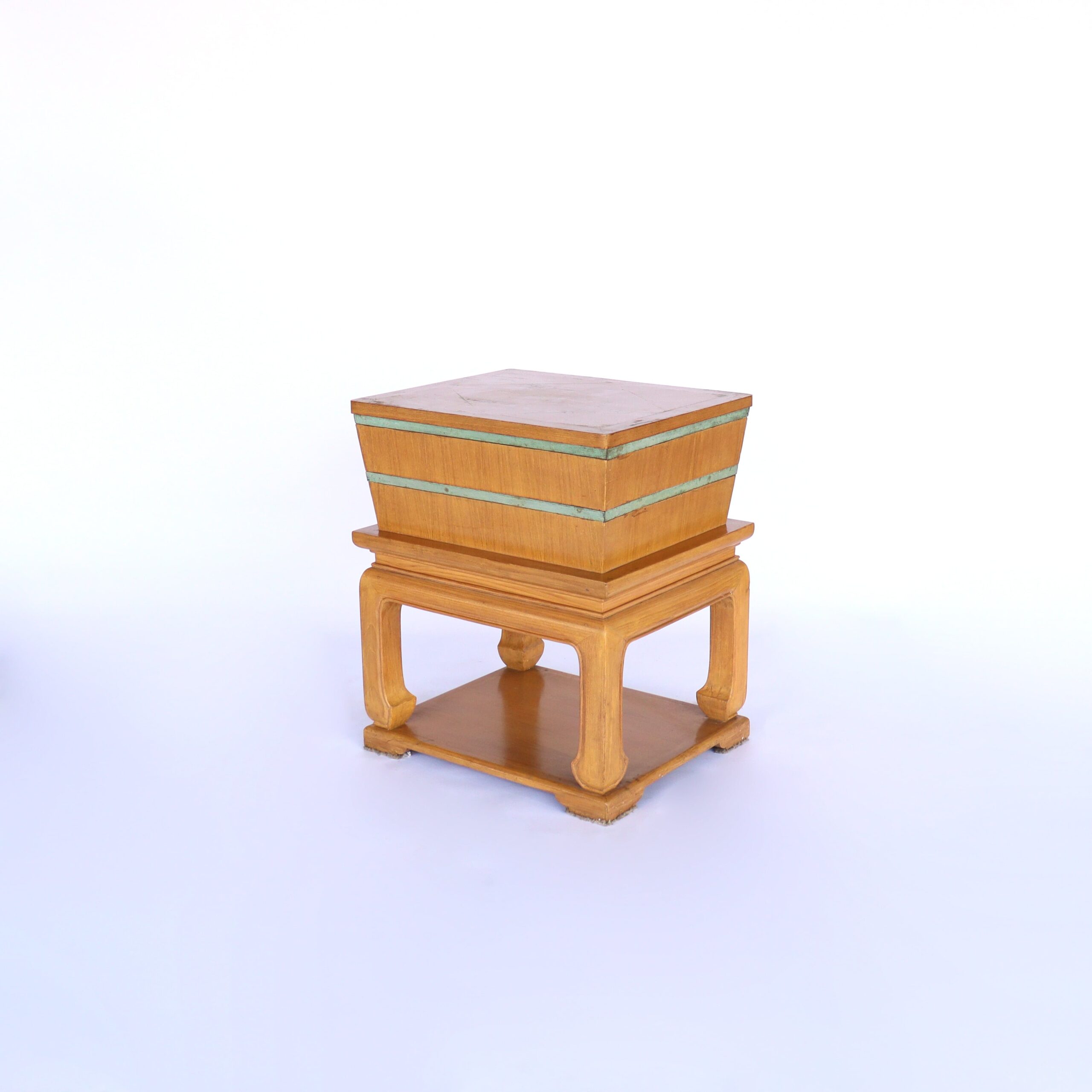 โต๊ะข้างไม้สักมือสอง reconcept Teak Wood Side Table with Lion Legs